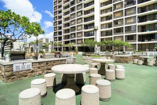Beautifully Renovated 32Nd Floor Deluxe Ocean View Waikiki Condo Condo Honolulu Exterior foto